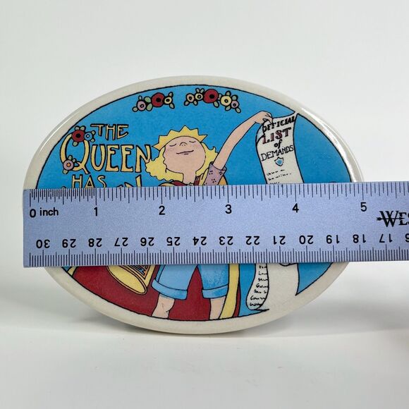 Mary Engelbreit Vintage Ceramic The Queen Has Spoken Standing Desk Plaque - Picture 5 of 10